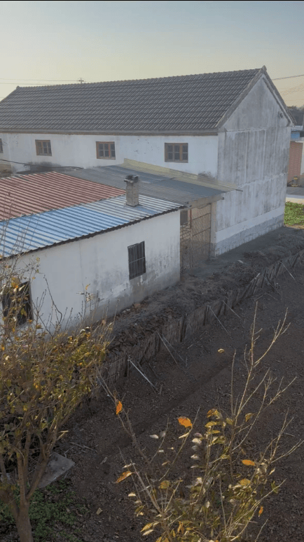 击一年后死亡邻居涉嫌故意杀人一审开庭未宣判j9九游会真人游戏第一高三学生被邻居驾车撞(图3)