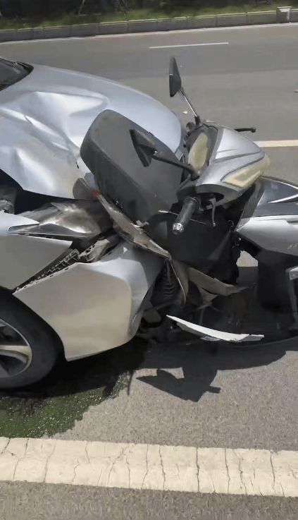 击一年后死亡邻居涉嫌故意杀人一审开庭未宣判j9九游会真人游戏第一高三学生被邻居驾车撞(图1)